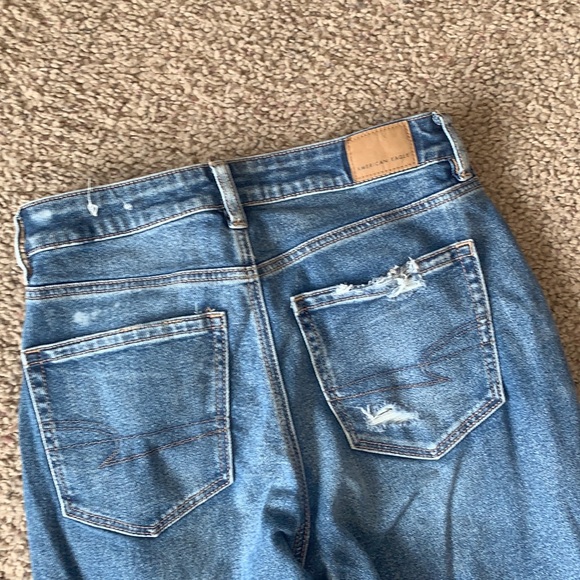 AE Stretch Straight Mom Jeans Size 6 Short - Picture 7 of 10